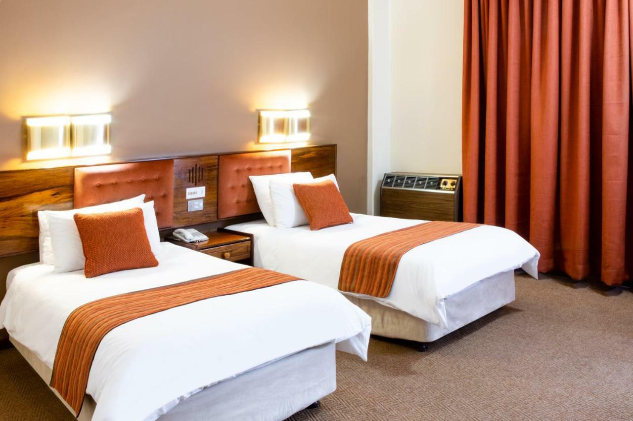 Elgro Hotel Почефструм Экстерьер фото