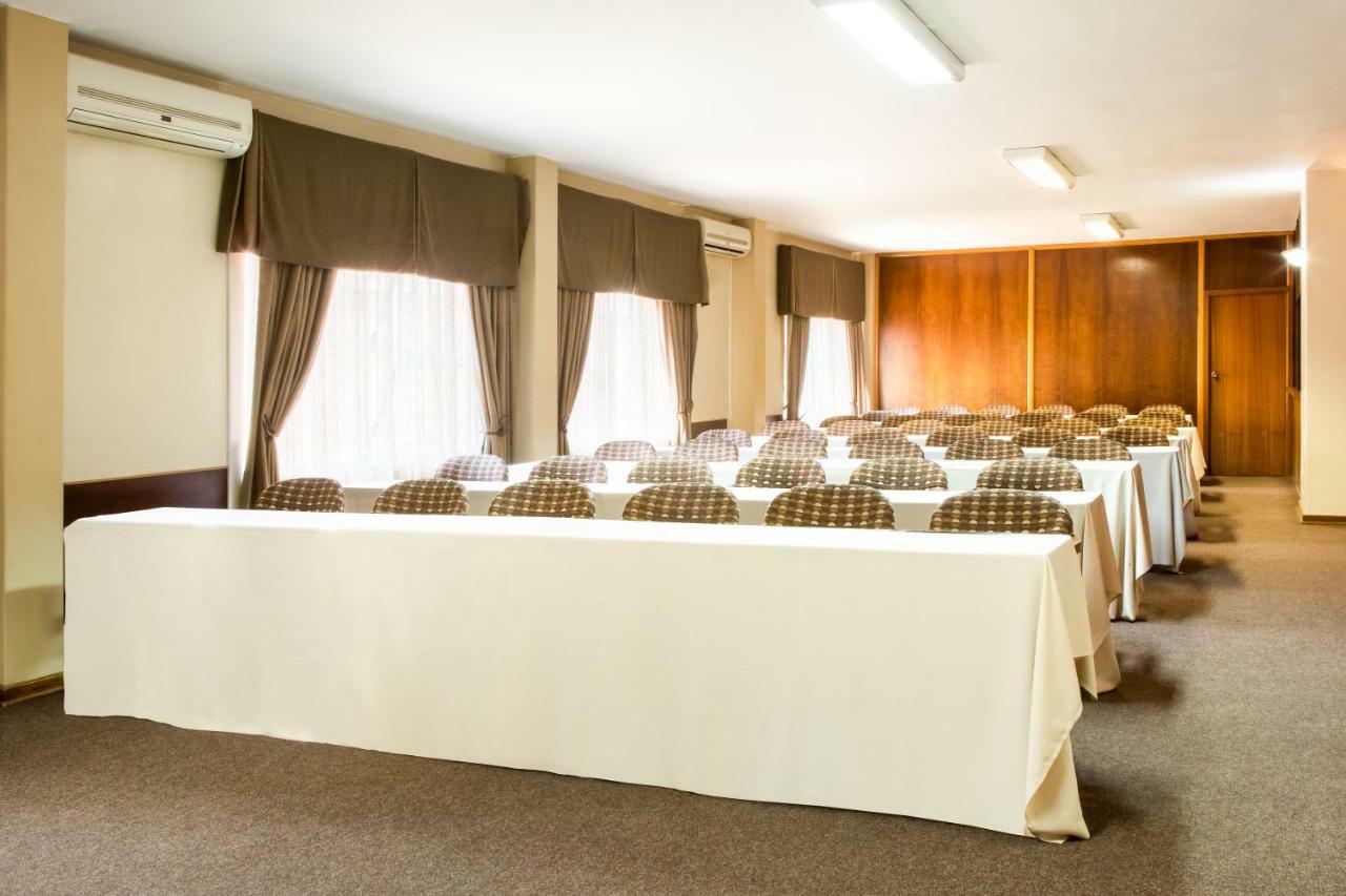 Elgro Hotel Почефструм Экстерьер фото